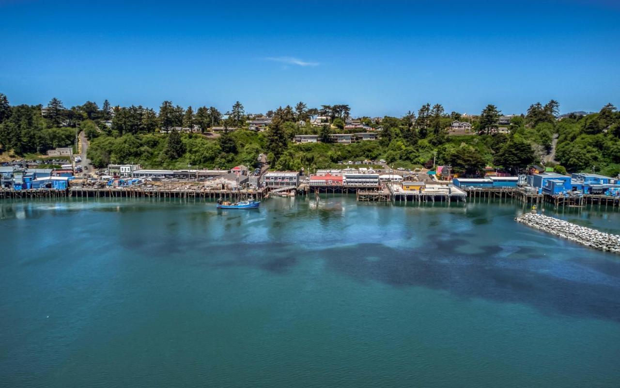 Surfer Dude - Anchor Pier Apartment Newport